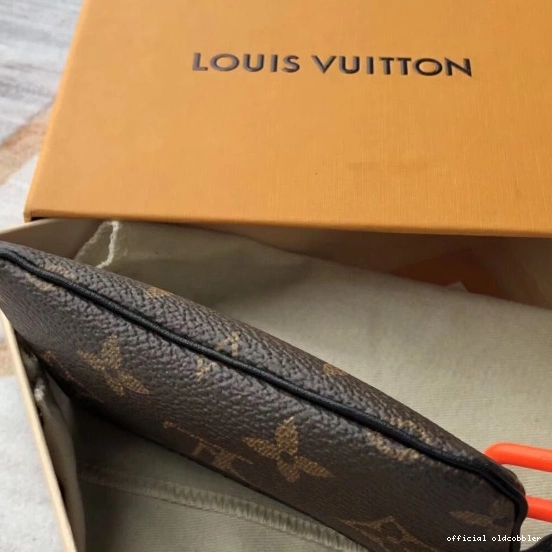 Official oldcobbler VUITTON POUCH LOUIS KEY 0816